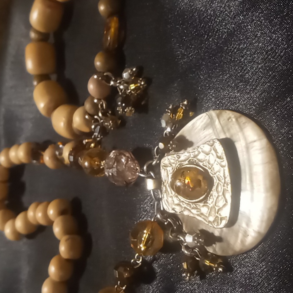 Mother of pearl necklace & bracelet both expandable necklace 22 inches